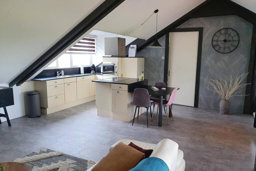 Vrijstaand / Landelijk Appartement Met Uitzicht! De Wijk Εξωτερικό φωτογραφία