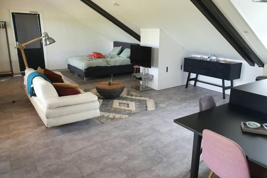 Vrijstaand / Landelijk Appartement Met Uitzicht! De Wijk Εξωτερικό φωτογραφία